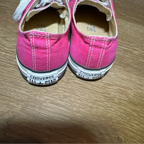 Converse All Stars Women’s 8 Men’s 6 Pink Low‎ Top - Picture 2 of 6